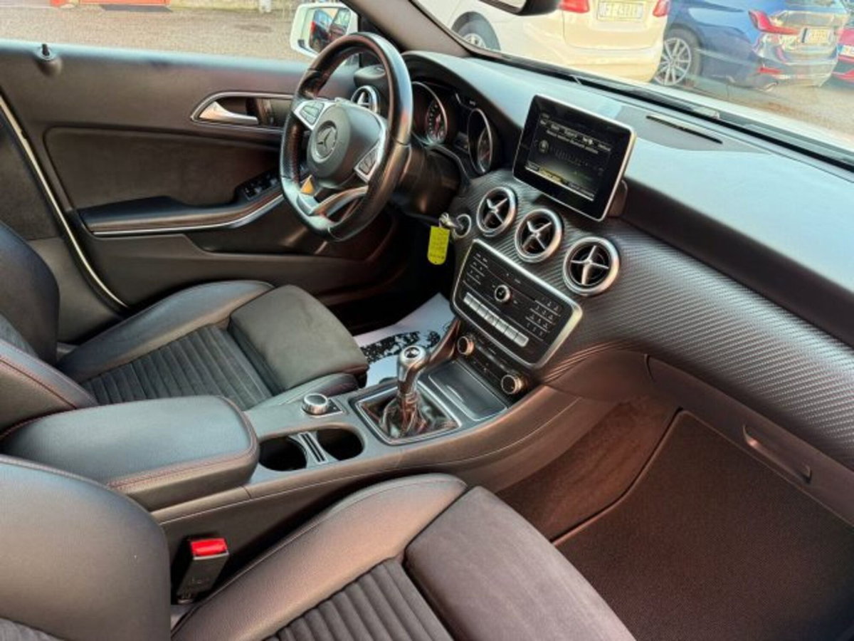 Mercedes-Benz Classe A 180 d Premium (10)