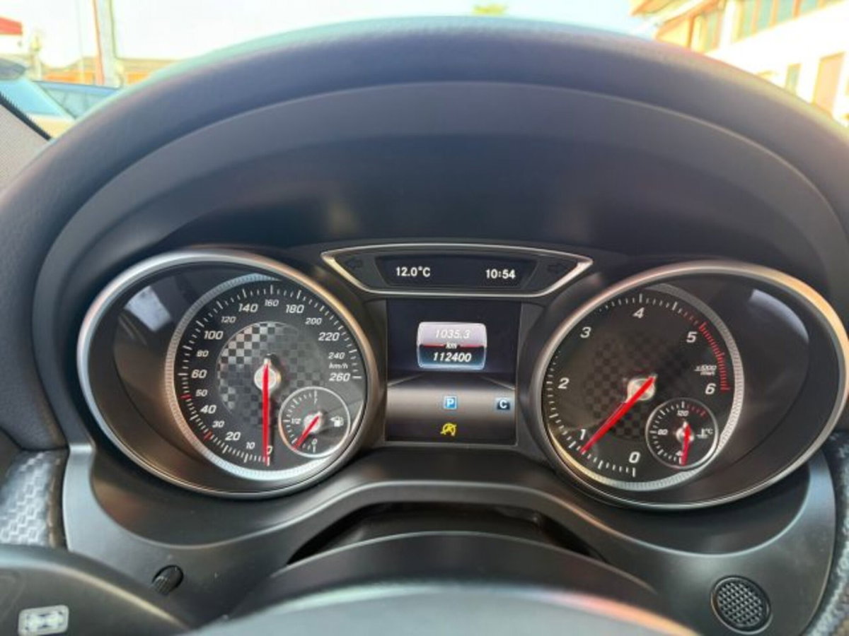 Mercedes-Benz Classe A 180 d Premium (8)
