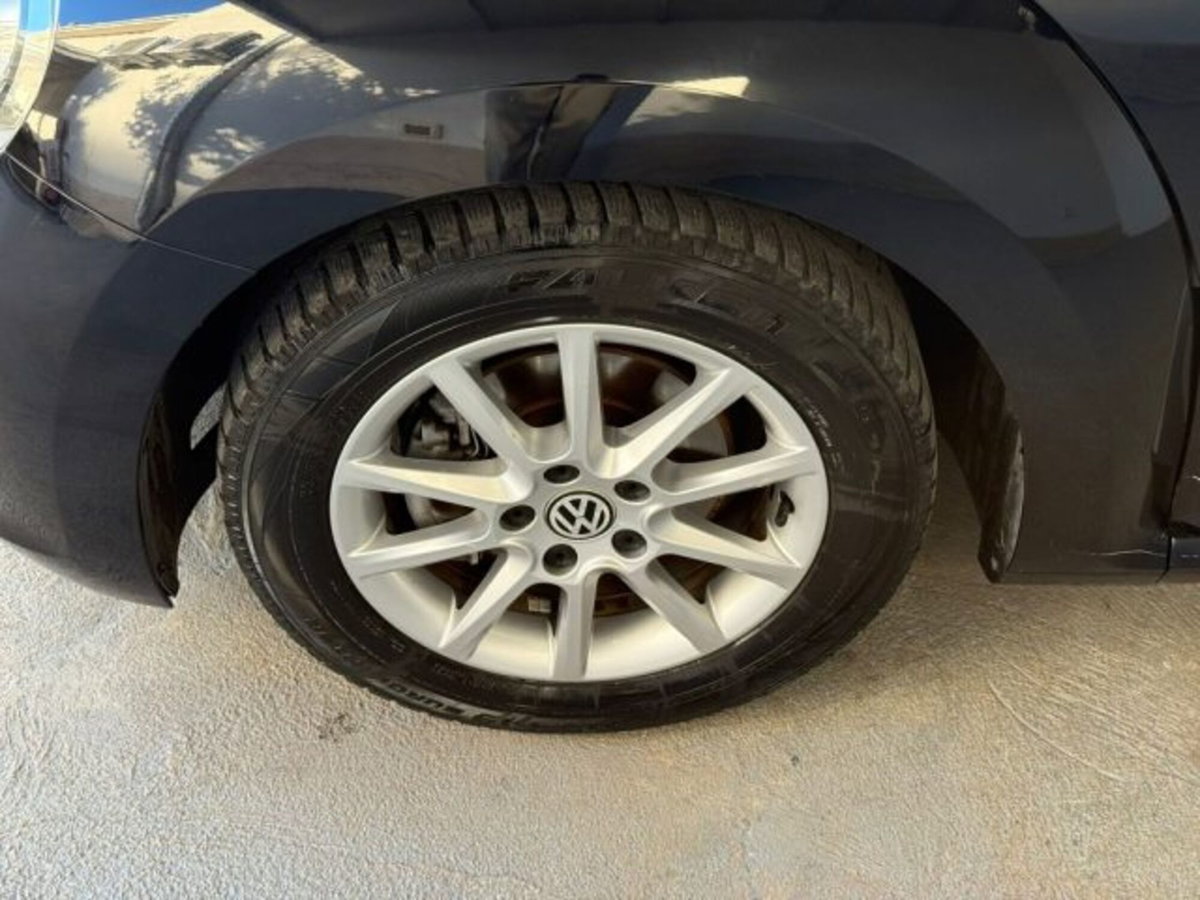 Volkswagen Maggiolino 1.6 TDI Design (17)