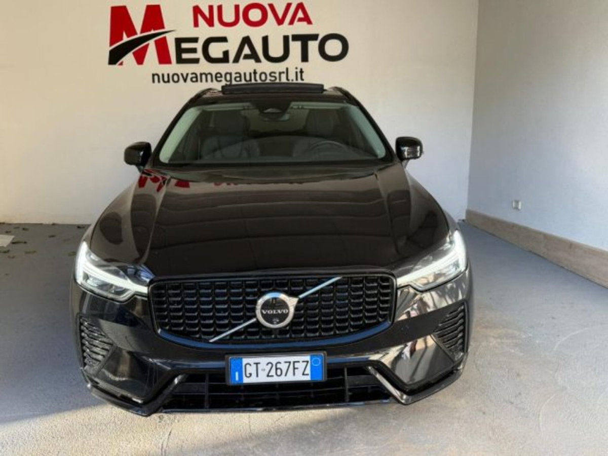 Volvo XC60 B4 (d) AWD automatico Plus Dark (2)