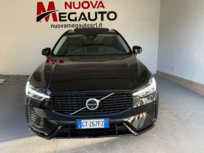 Volvo XC60 B4 (d) AWD automatico Plus Dark (2)
