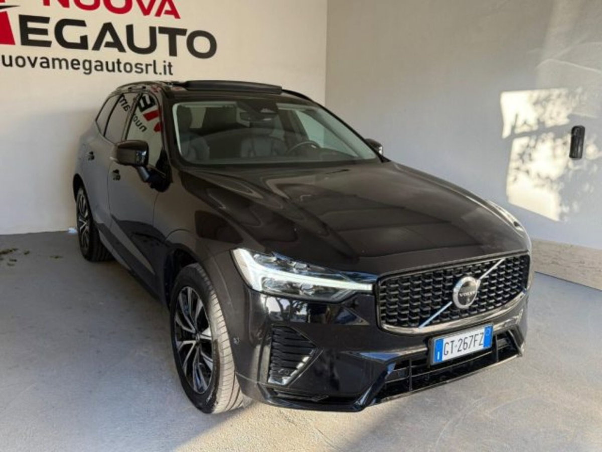 Volvo XC60 B4 (d) AWD automatico Plus Dark (3)