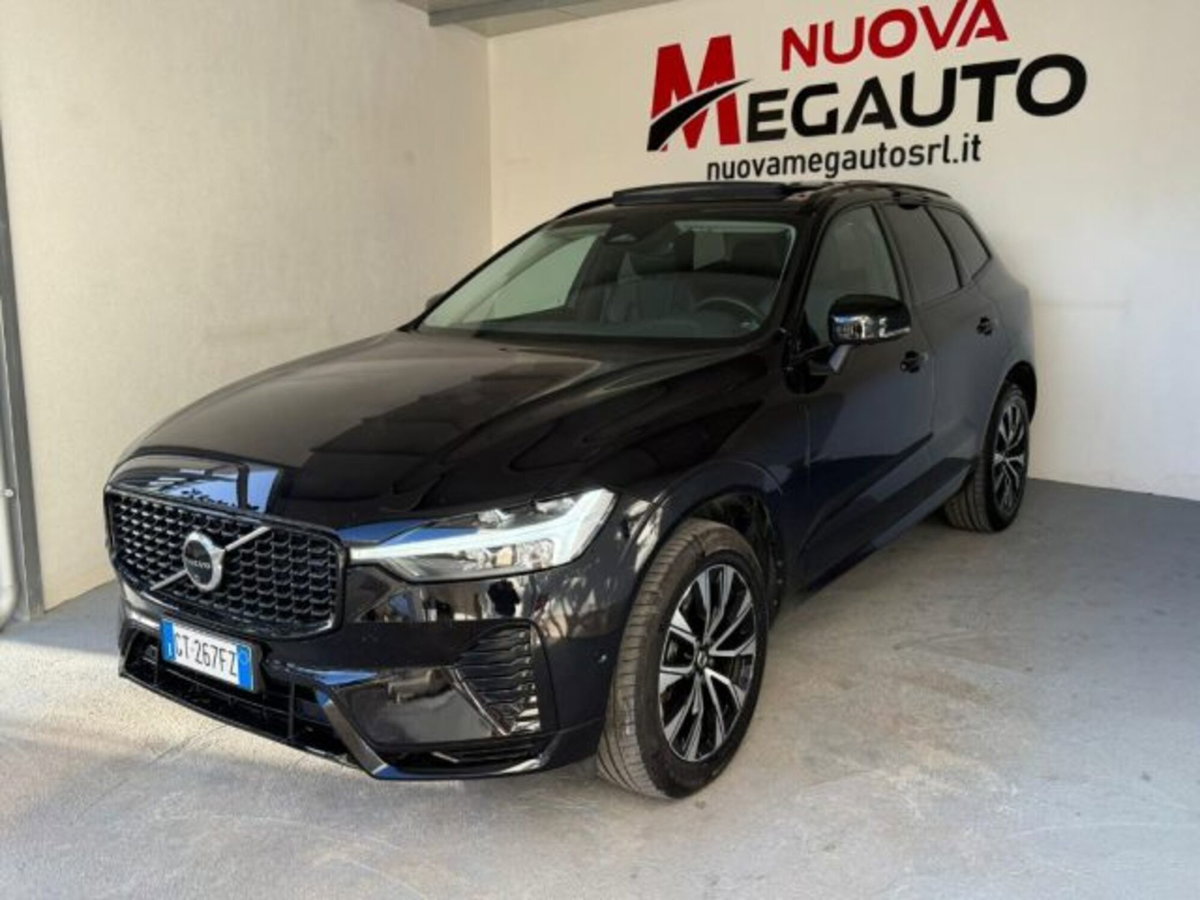Volvo XC60 B4 (d) AWD automatico Plus Dark (4)