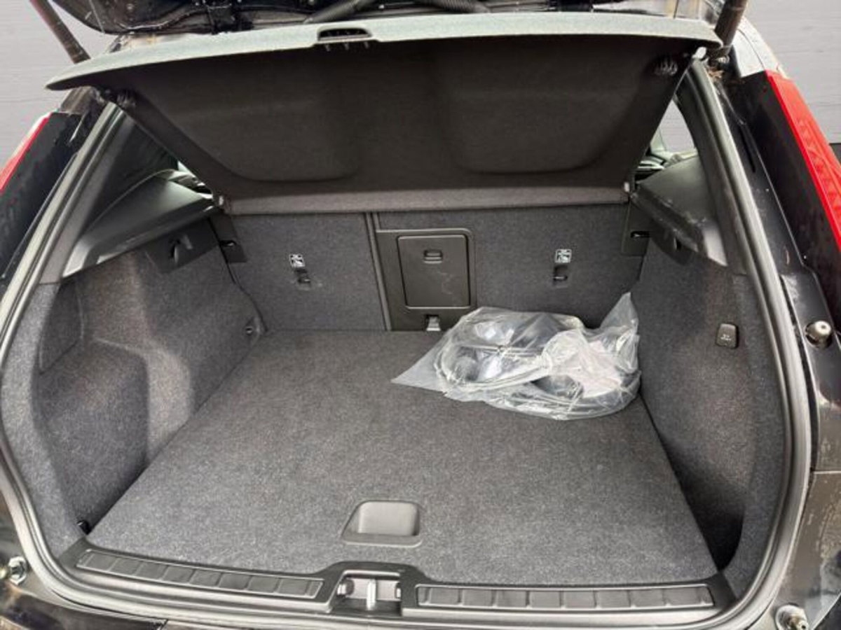 Volvo XC40 T4 Recharge Plug-in Hybrid automatico Core (16)