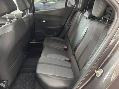 Peugeot 2008 BlueHDi 110 S&S Allure Pack (9)
