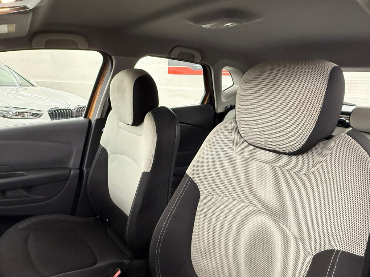 Renault Captur dCi 8V 90 CV Business (2)