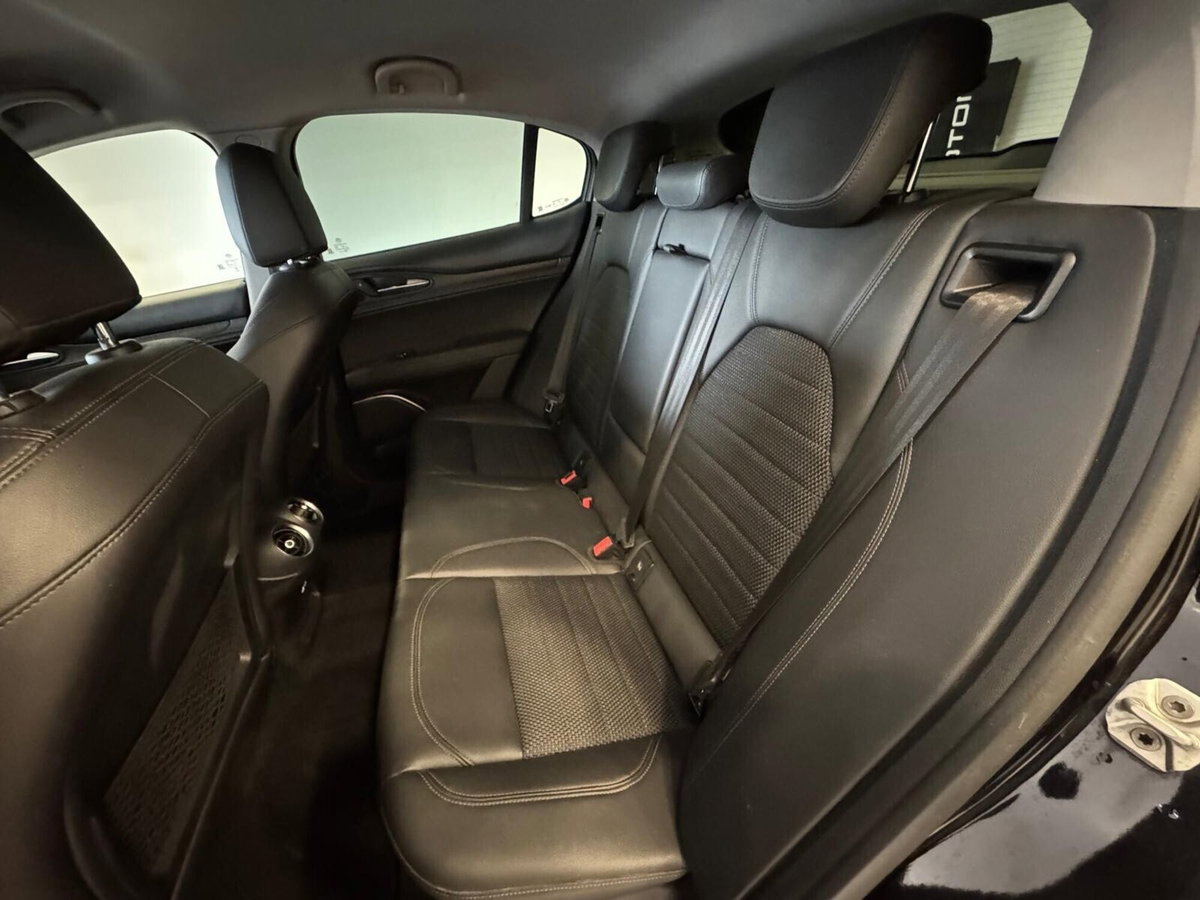Alfa Romeo Stelvio Stelvio 2.2 Turbodiesel 180 CV AT8 Q4 Executive (13)