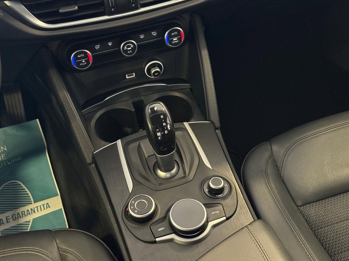 Alfa Romeo Stelvio Stelvio 2.2 Turbodiesel 180 CV AT8 Q4 Executive (17)