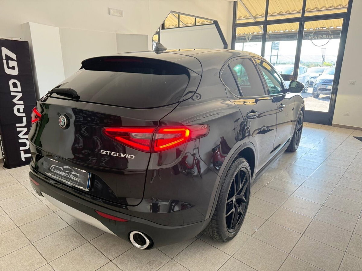 Alfa Romeo Stelvio Stelvio 2.2 Turbodiesel 180 CV AT8 Q4 Executive (7)