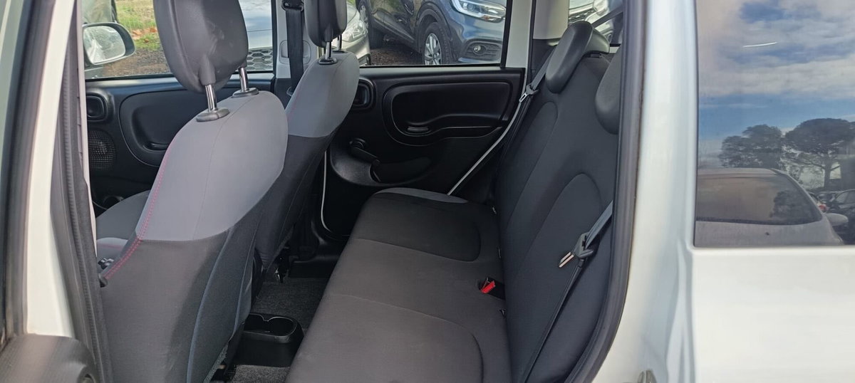 Fiat Panda 1.0 FireFly S&S Hybrid City Cross (13)