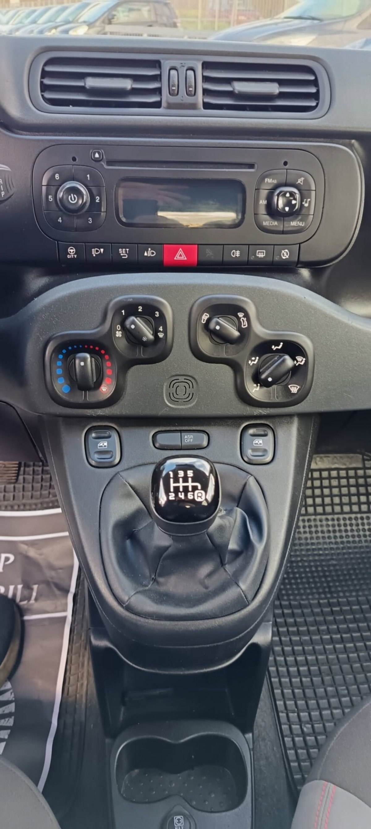 Fiat Panda 1.0 FireFly S&S Hybrid City Cross (14)