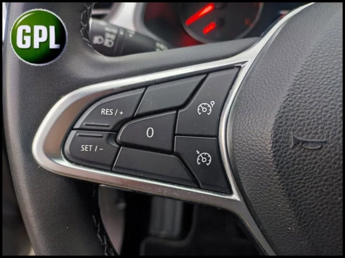 Renault Captur TCe 100 CV GPL FAP Zen (11)