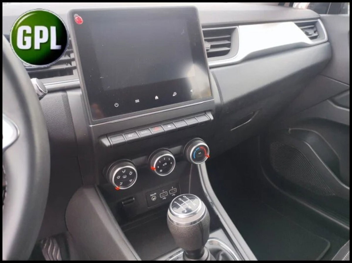 Renault Captur TCe 100 CV GPL FAP Zen (15)