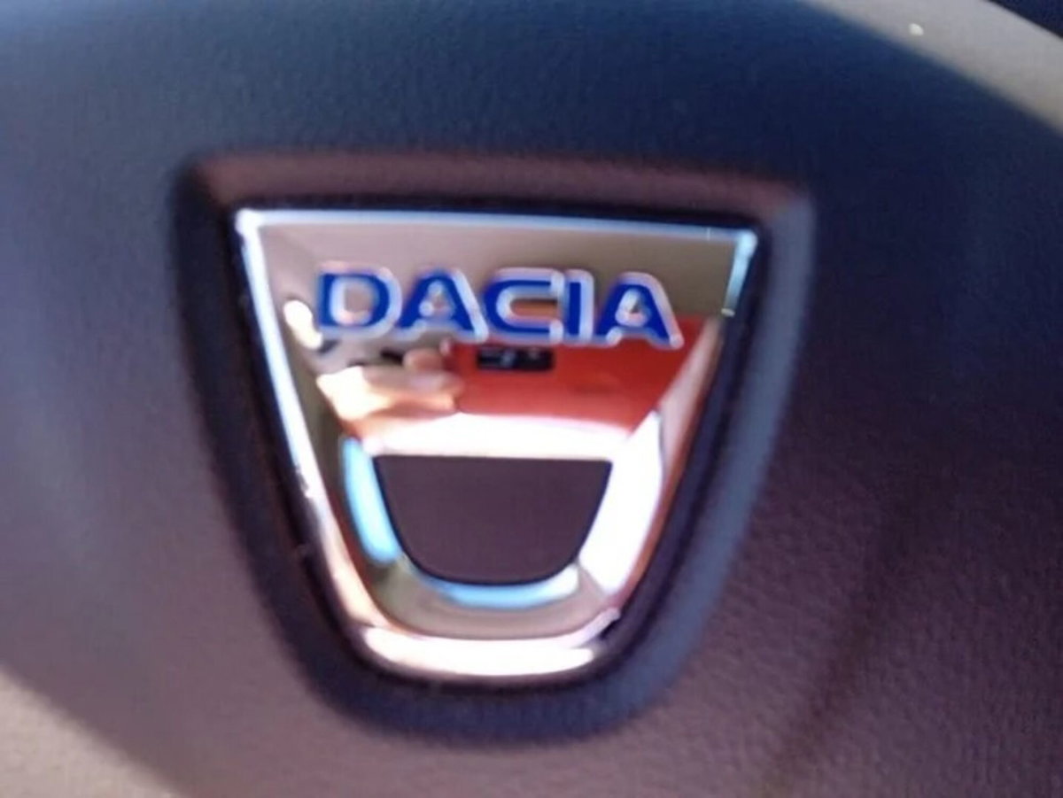 Dacia Duster 1.0 TCe 100 CV ECO-G 4x2 Comfort (15)