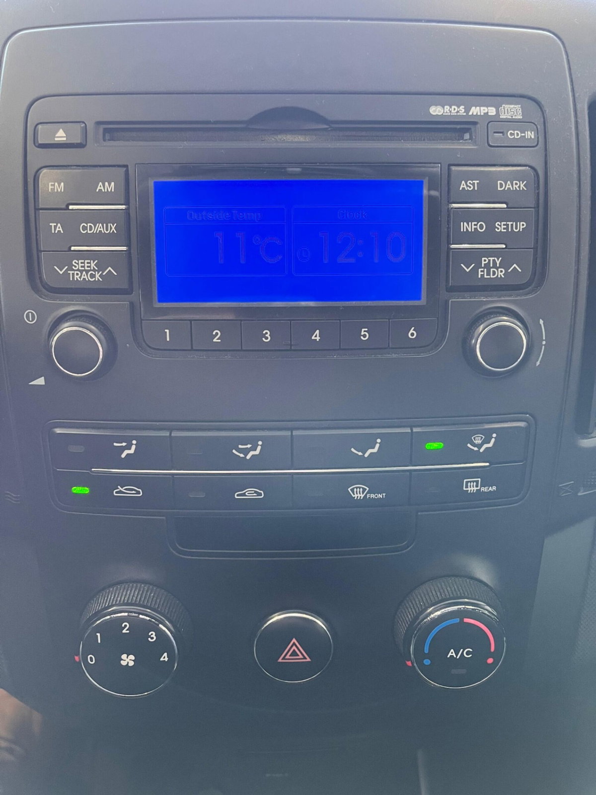 Hyundai i30 1.6 CRDi 90CV 6m Comfort (13)