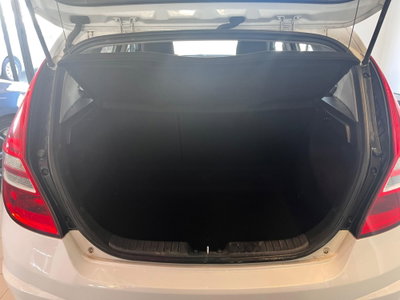 Hyundai i30 1.6 CRDi 90CV 6m Comfort (14)