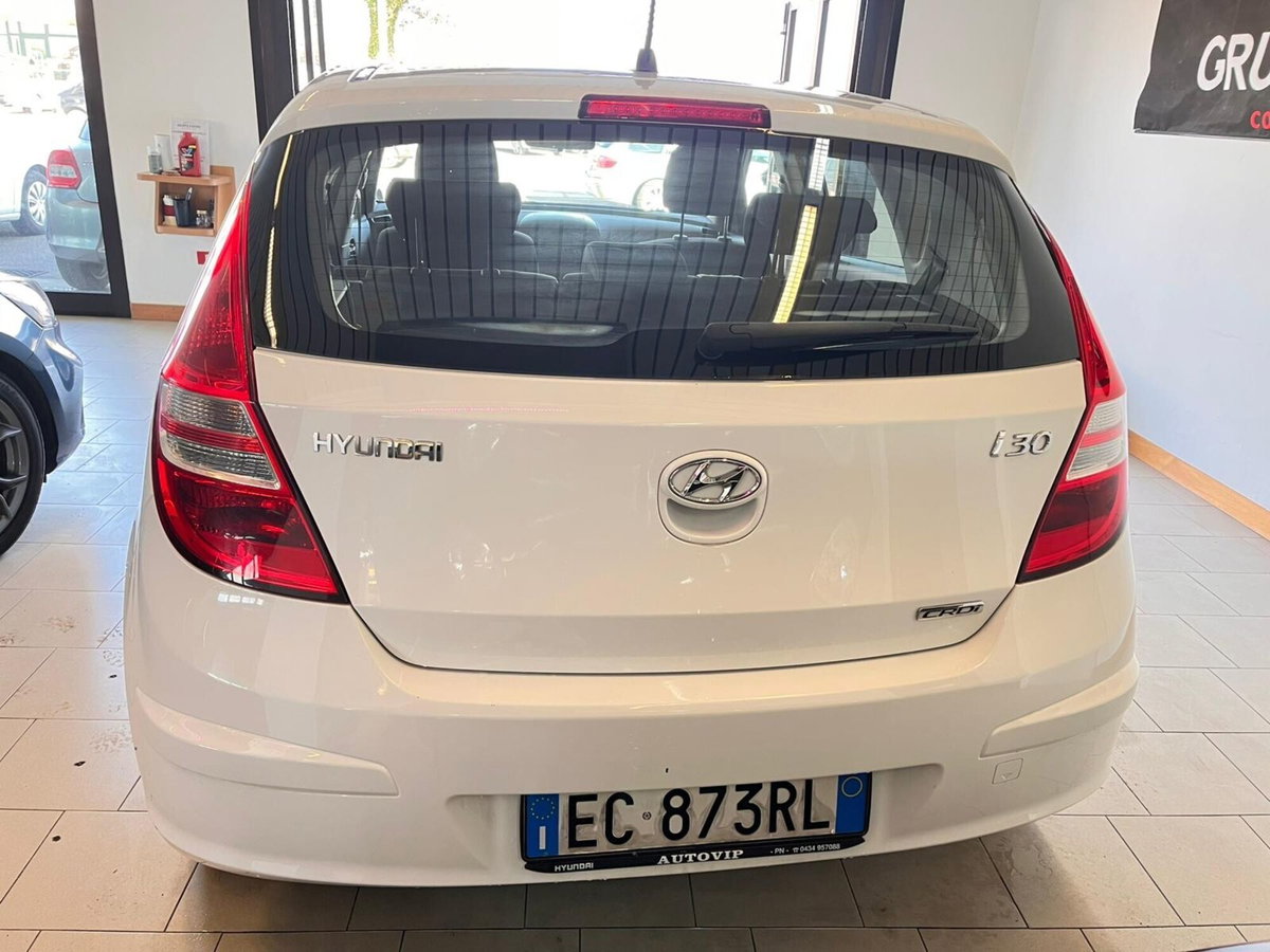 Hyundai i30 1.6 CRDi 90CV 6m Comfort (3)