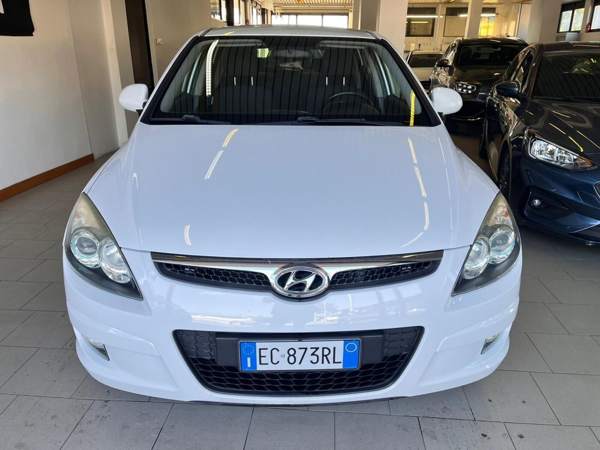 Hyundai i30 1.6 CRDi 90CV 6m Comfort (6)