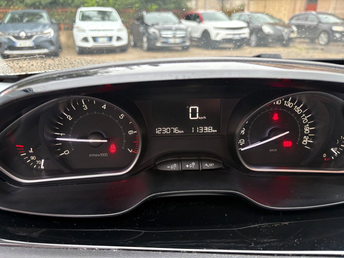 Peugeot 208 82 5 porte Active (13)