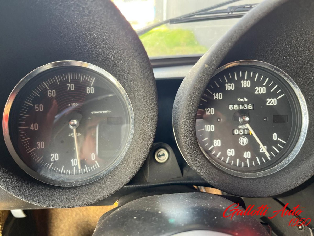 Alfa Romeo Spider 1.6 (13)