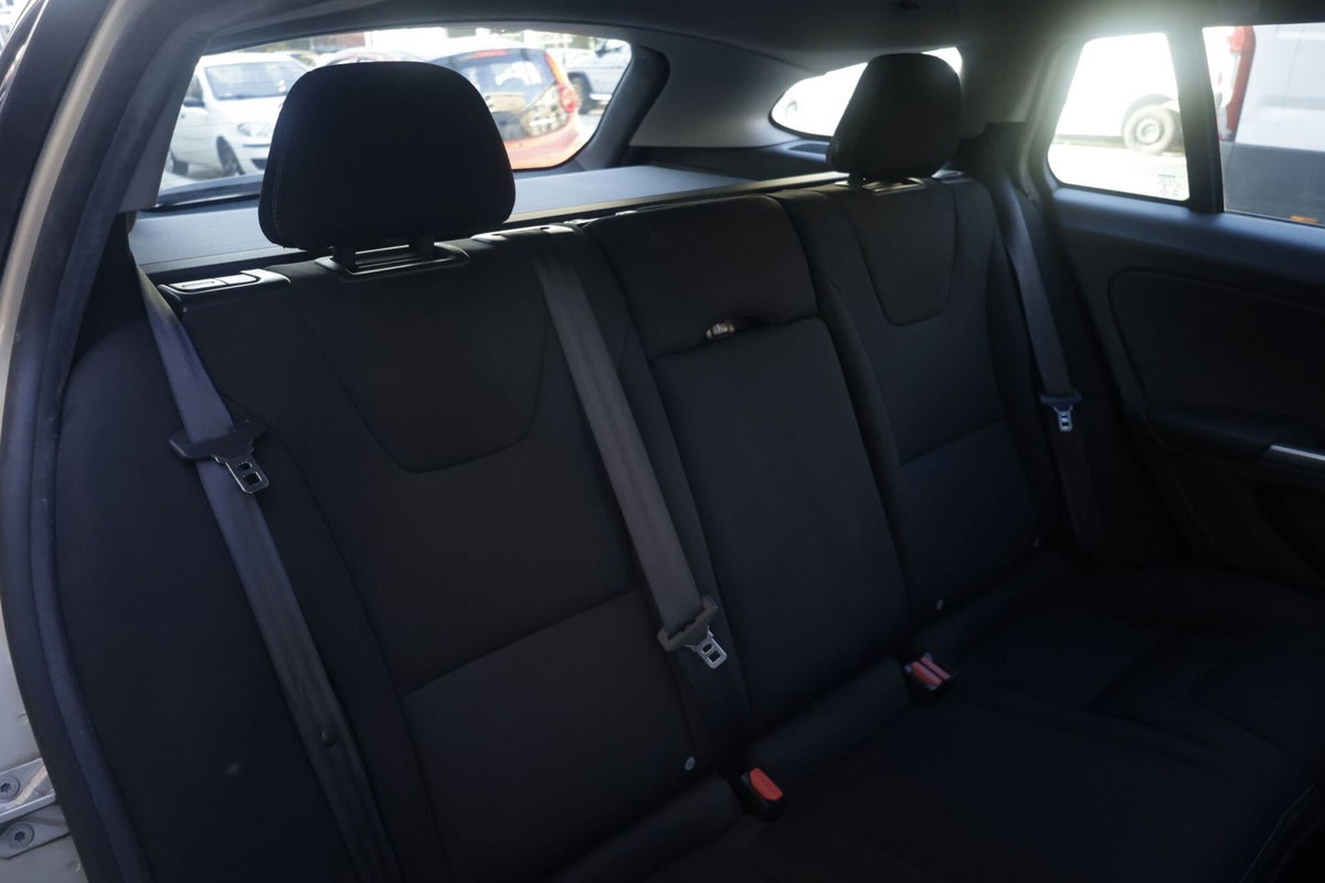 Volvo V60 D2 1.6 Business (12)