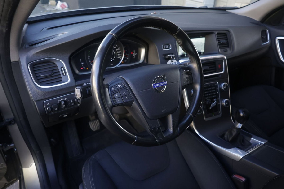 Volvo V60 D2 1.6 Business (14)