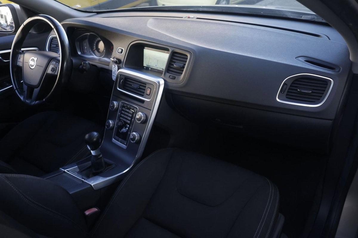 Volvo V60 D2 1.6 Business (8)