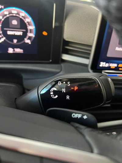 Volkswagen T-Roc 1.5 etsi Life 150cv dsg (16)