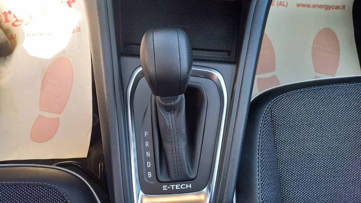 Renault Captur Full Hybrid E-Tech 145 CV Techno (16)