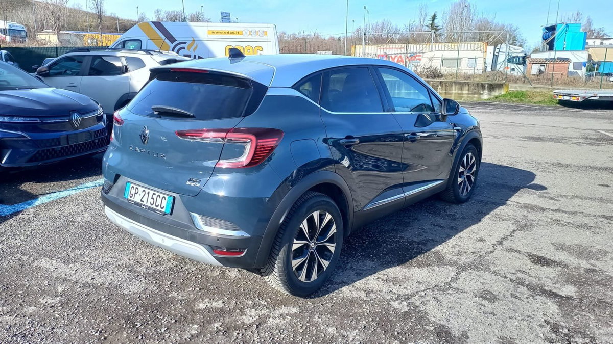 Renault Captur Full Hybrid E-Tech 145 CV Techno (4)
