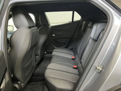 Peugeot 2008 BlueHDi 130 S&S EAT8 GT Line (16)