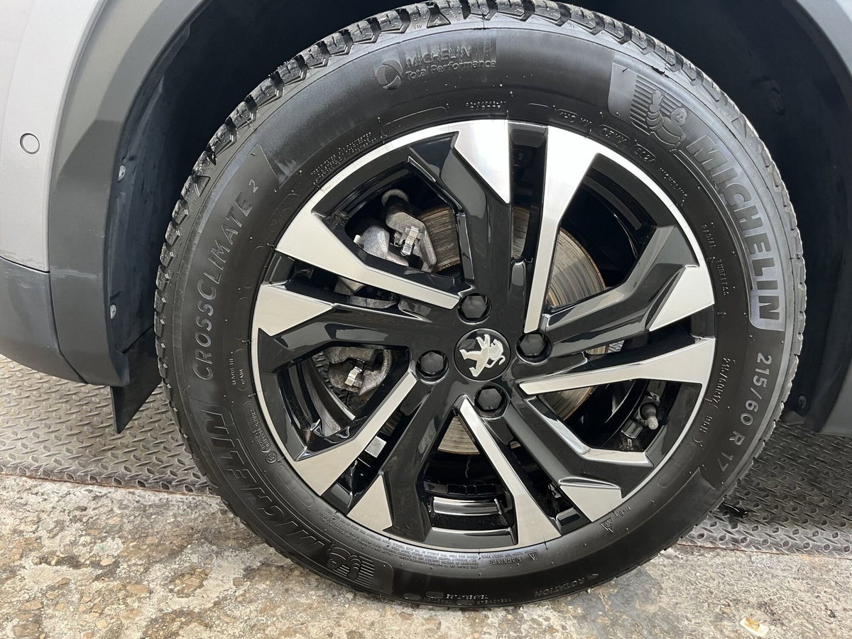 Peugeot 2008 BlueHDi 130 S&S EAT8 GT Line (17)