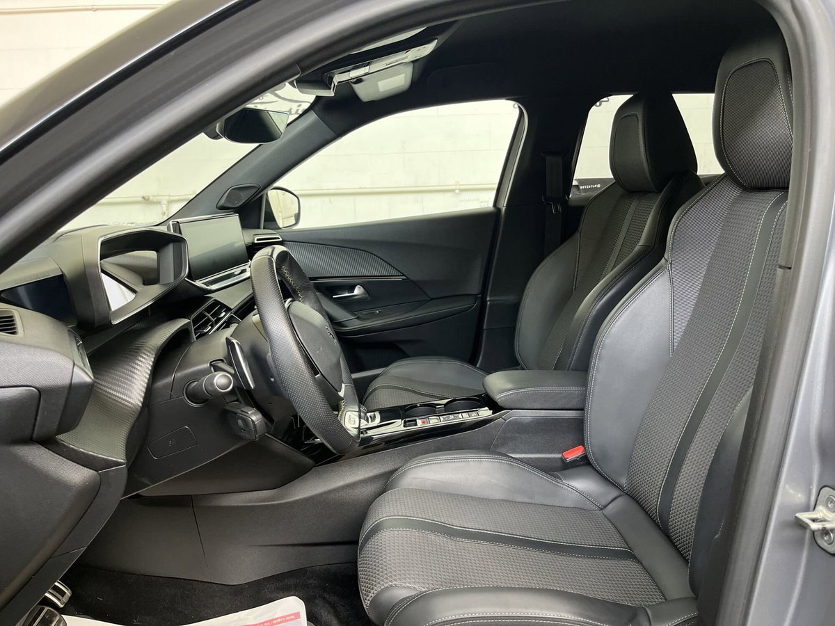 Peugeot 2008 BlueHDi 130 S&S EAT8 GT Line (8)