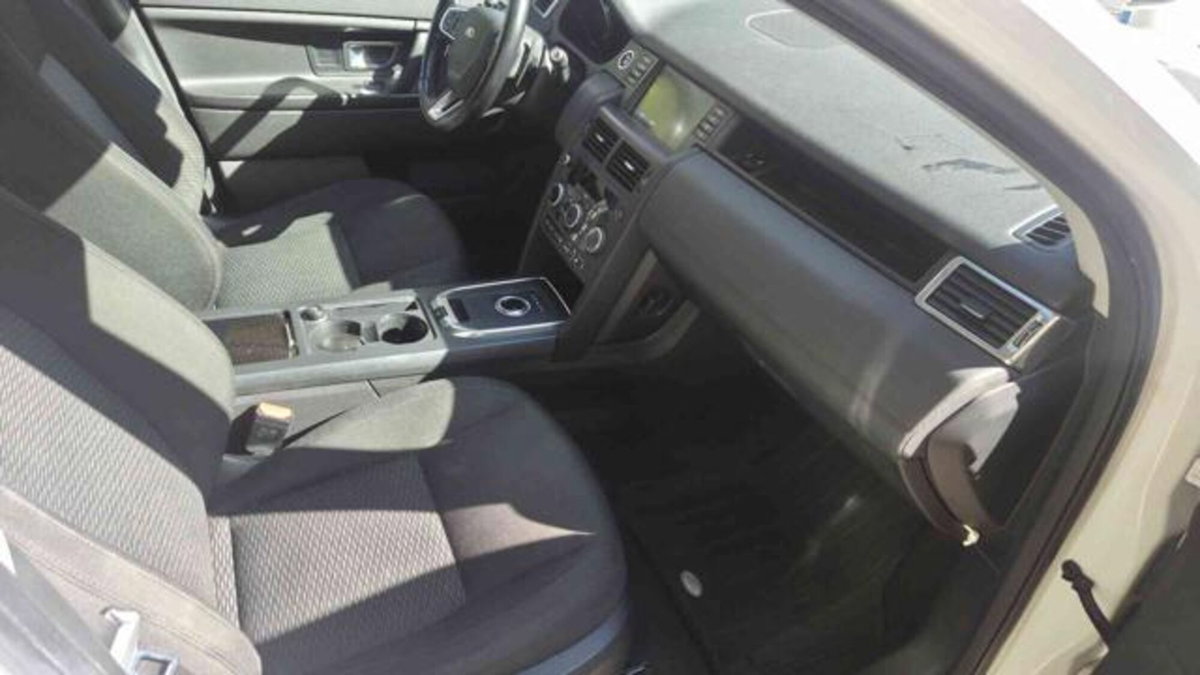 Land Rover Discovery Sport 2.0 TD4 150 CV Deep Blue Edition (10)