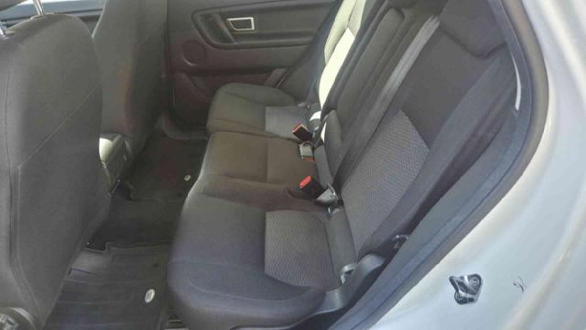 Land Rover Discovery Sport 2.0 TD4 150 CV Deep Blue Edition (12)