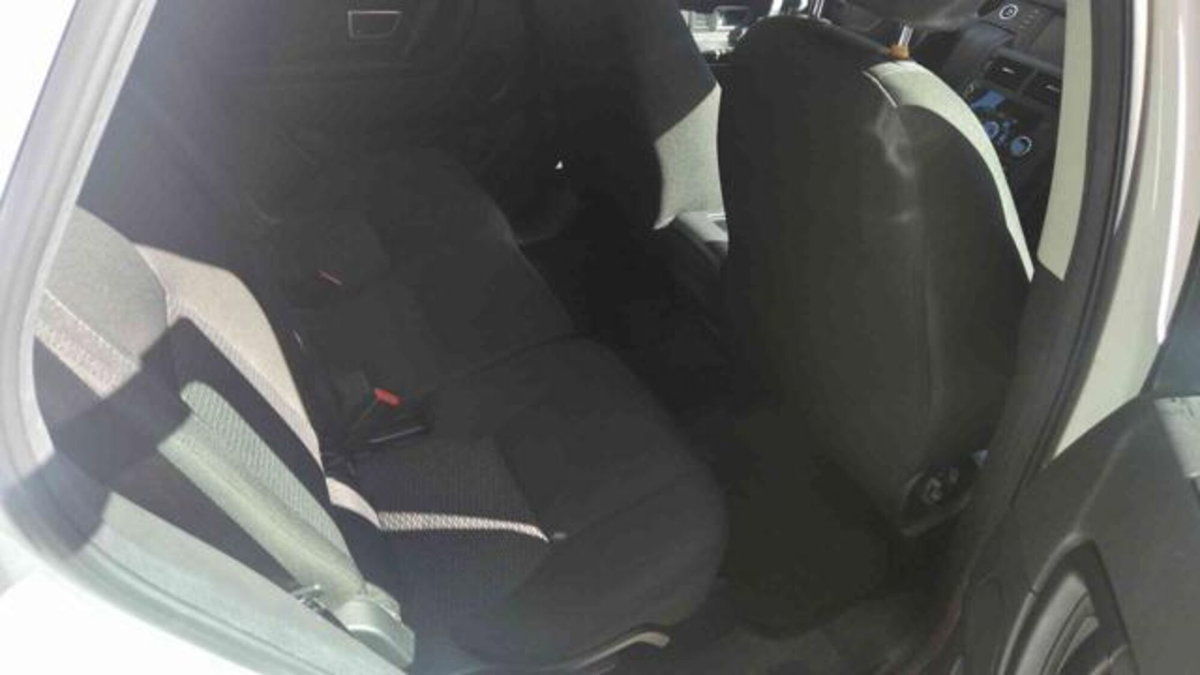 Land Rover Discovery Sport 2.0 TD4 150 CV Deep Blue Edition (13)