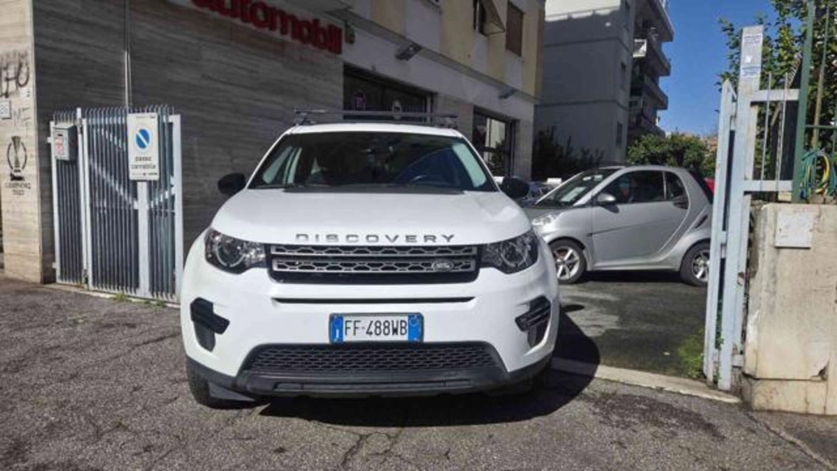 Land Rover Discovery Sport 2.0 TD4 150 CV Deep Blue Edition (2)