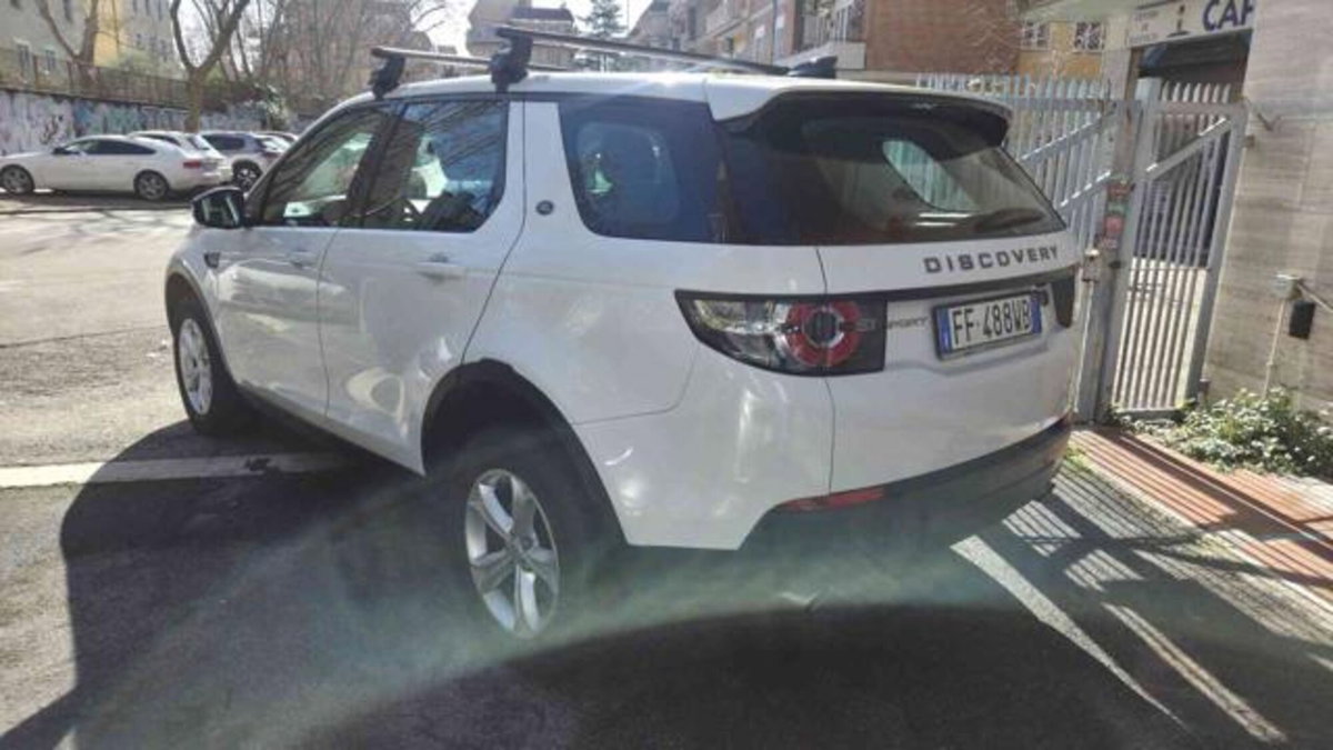 Land Rover Discovery Sport 2.0 TD4 150 CV Deep Blue Edition (6)
