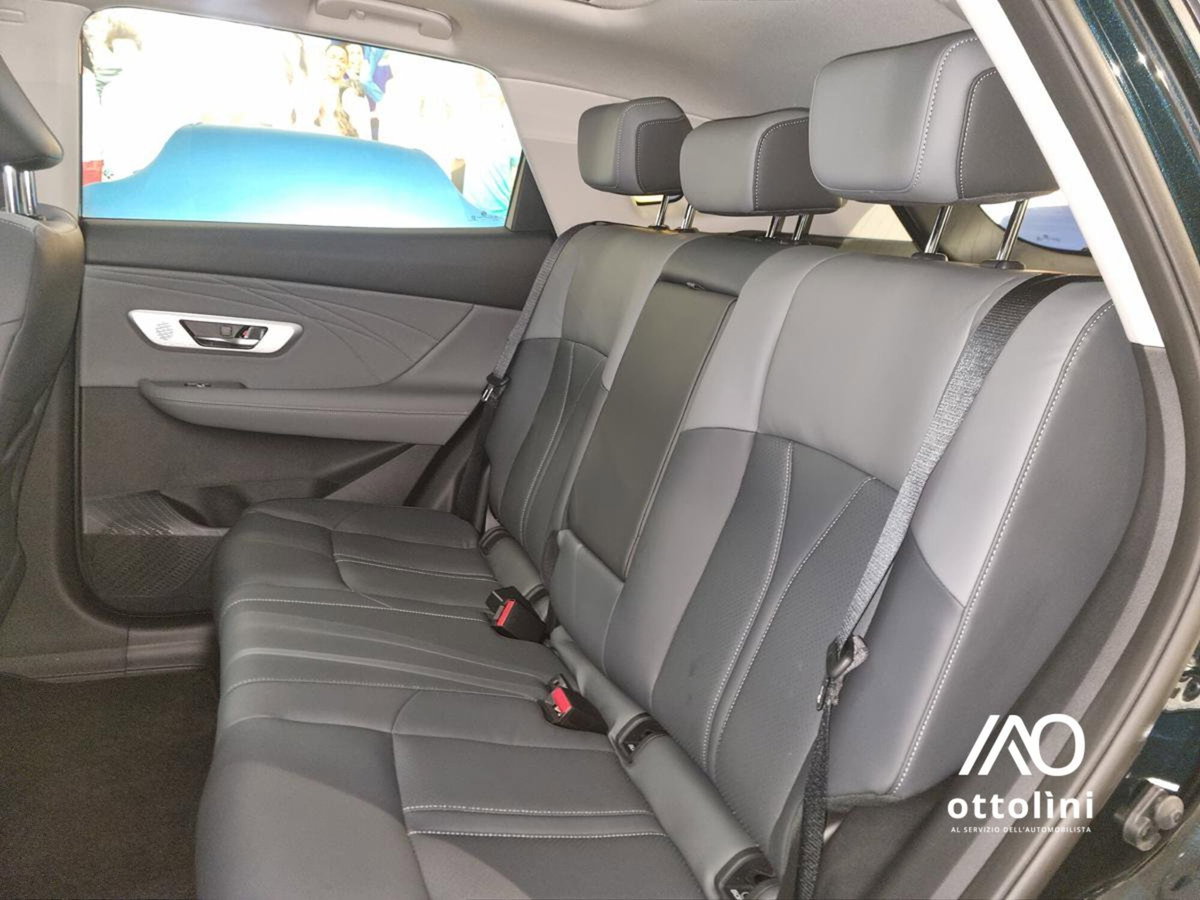 Dongfeng Huge  1.5 t E2 320T auto (9)
