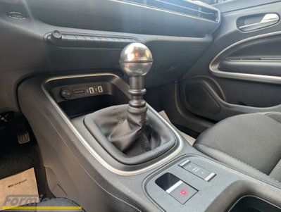 Jeep Avenger 1.2 turbo Summit fwd 100cv (14)