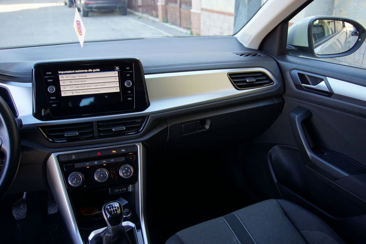 Volkswagen T-Roc 1.0 TSI Life (10)
