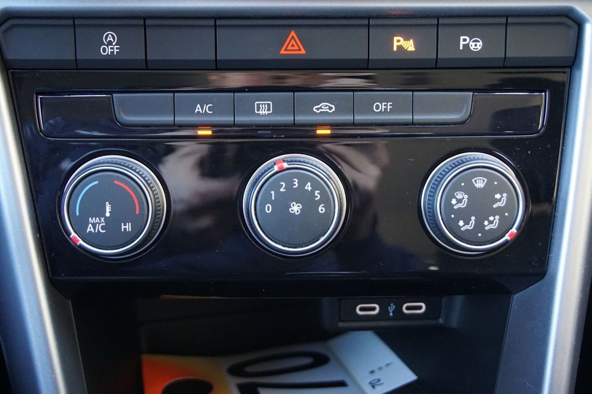 Volkswagen T-Roc 1.0 TSI Life (17)