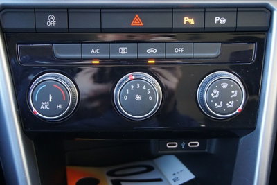 Volkswagen T-Roc 1.0 TSI Life (17)