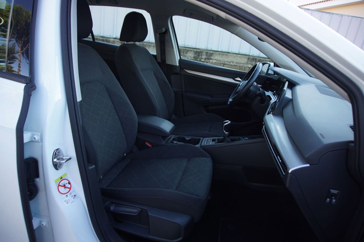 Volkswagen Golf 1.0 TSI EVO Life (10)