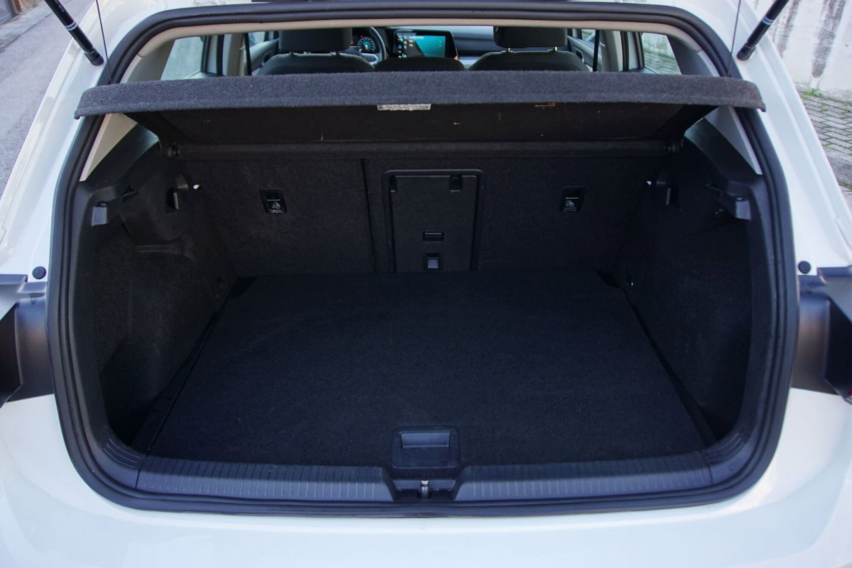 Volkswagen Golf 1.0 TSI EVO Life (12)