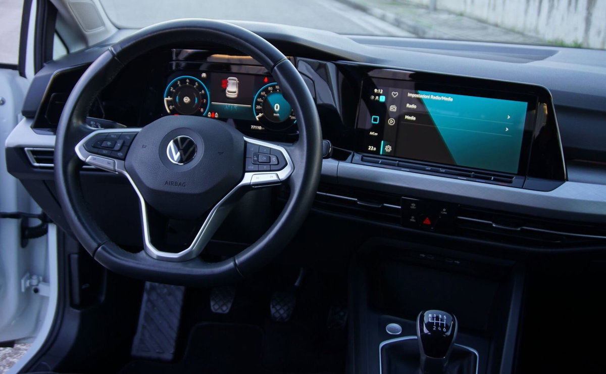 Volkswagen Golf 1.0 TSI EVO Life (6)
