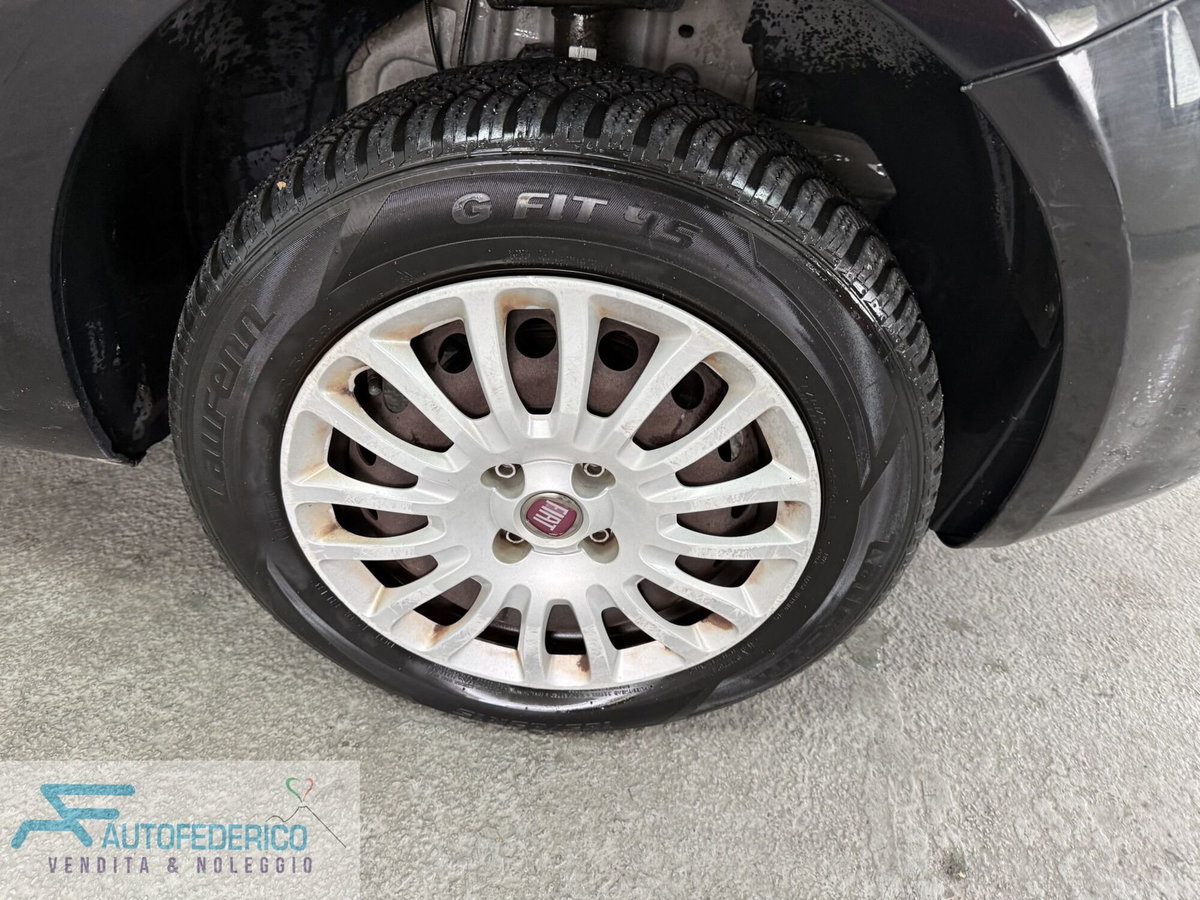 Fiat Punto 1.4 8V 3 porte Natural Power Lounge (13)