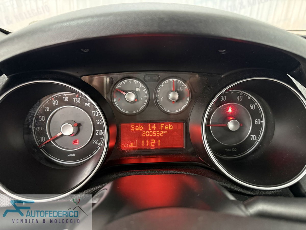 Fiat Punto 1.4 8V 3 porte Natural Power Lounge (7)
