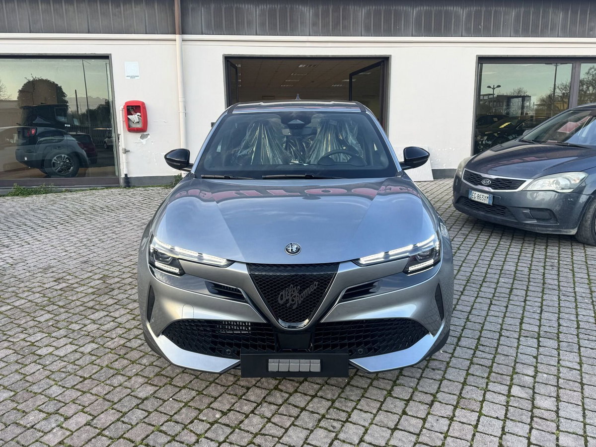 Alfa Romeo Junior 1.2 ibrida 145cv edct6 (2)