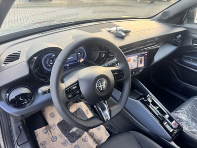 Alfa Romeo Junior 1.2 ibrida 145cv edct6 (8)